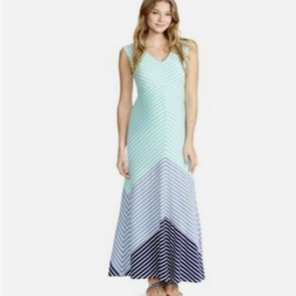 Jessica Simpson Maternity Dress